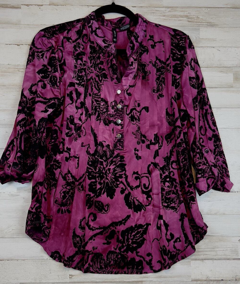 New Directions Fuschia Floral Burnout Velvet Top 1/4 Button Up Roll Tab Size M